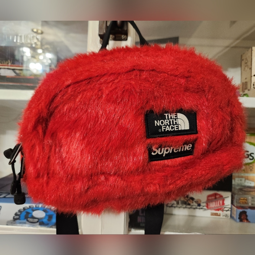 Supreme x The North Face Red Furry Waist Bag